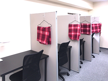 自習室しんじゅく　室内の様子