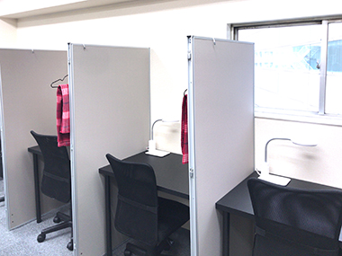 自習室しんじゅく　室内の様子