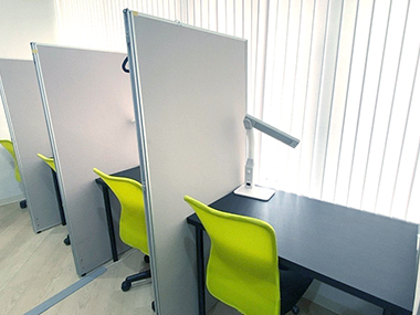 自習室しんじゅく　室内の様子