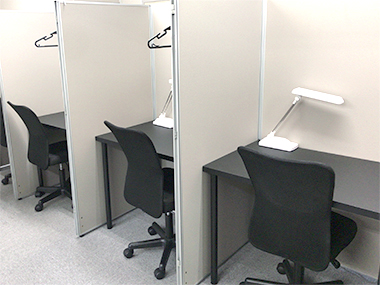 自習室たかだのばばの　室内の様子