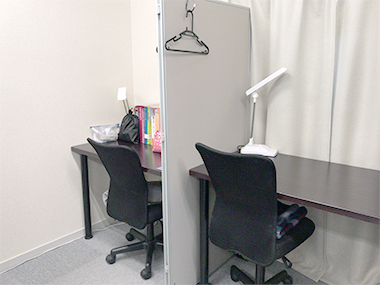 自習室たかだのばばの　室内の様子